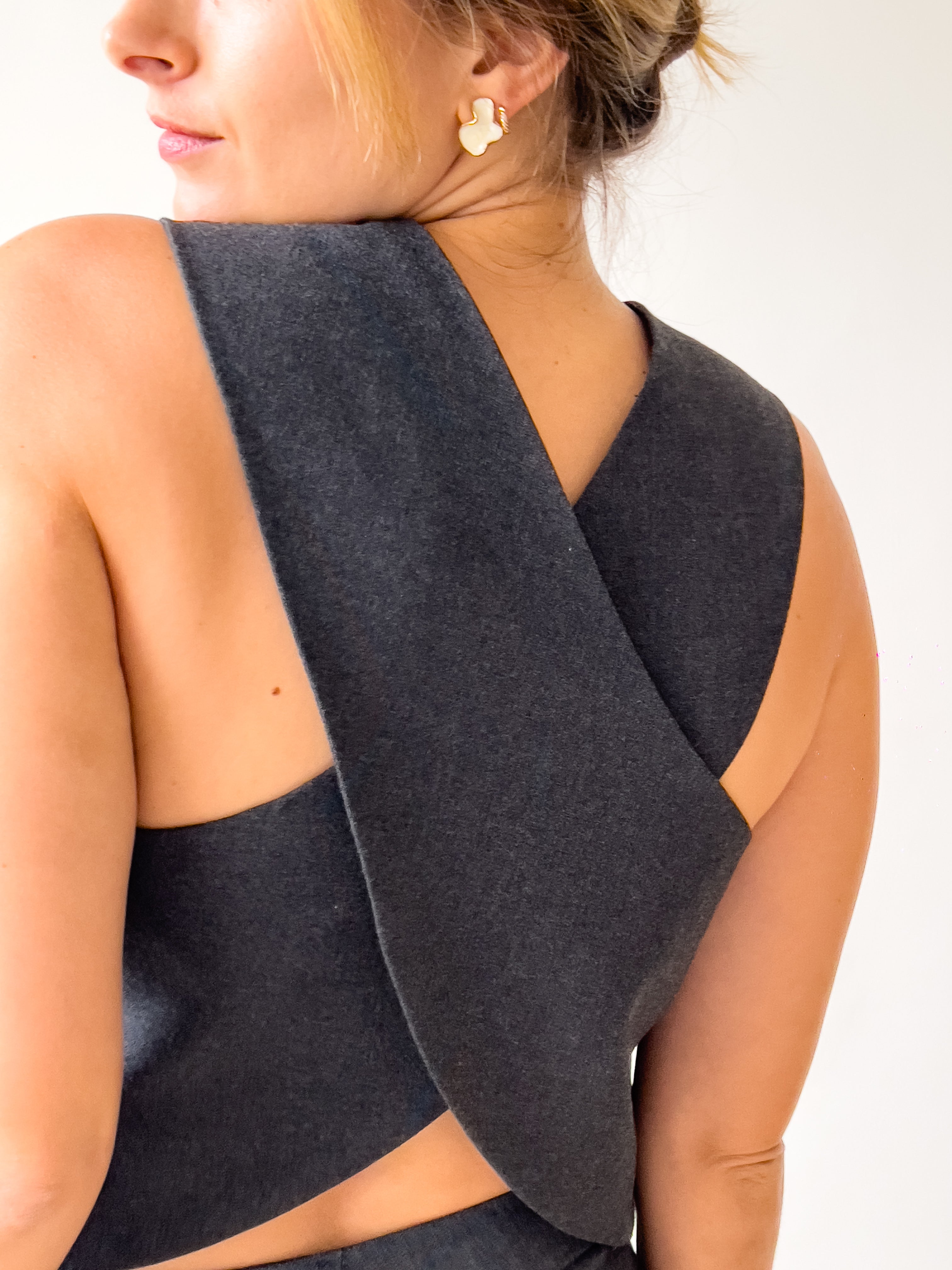Dark Grey / 34